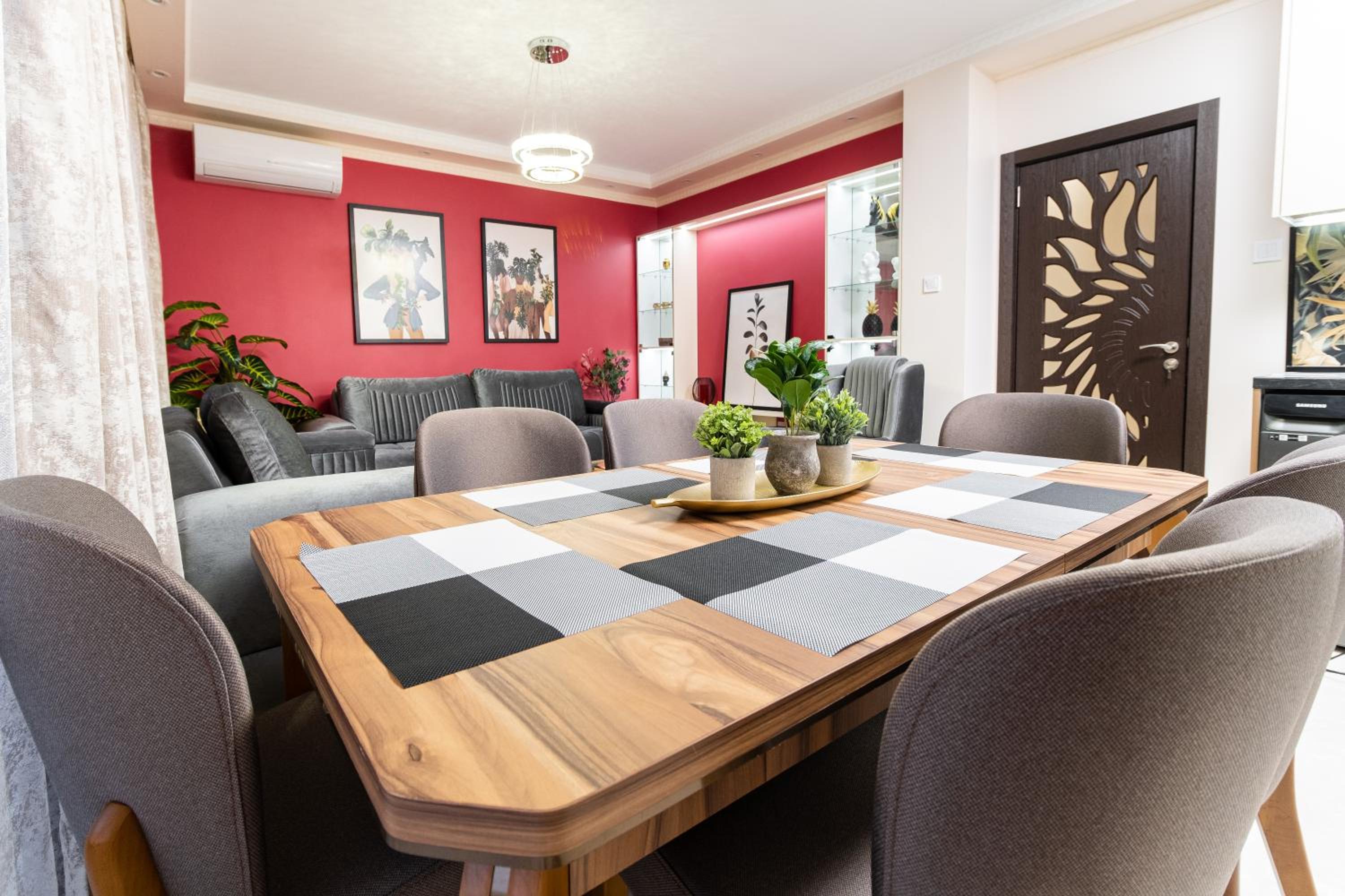 Modern & Elegant City Center Apartments