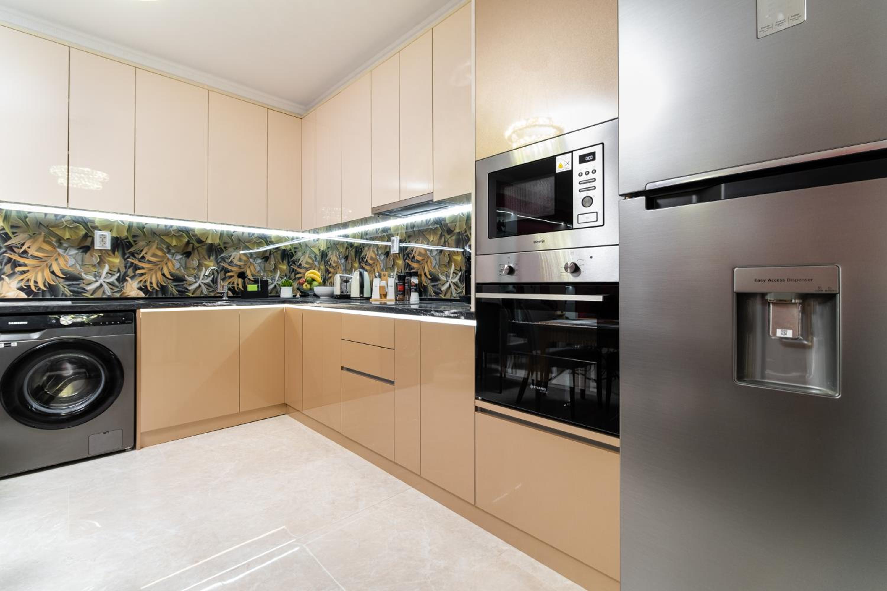 Modern & Elegant City Center Apartments