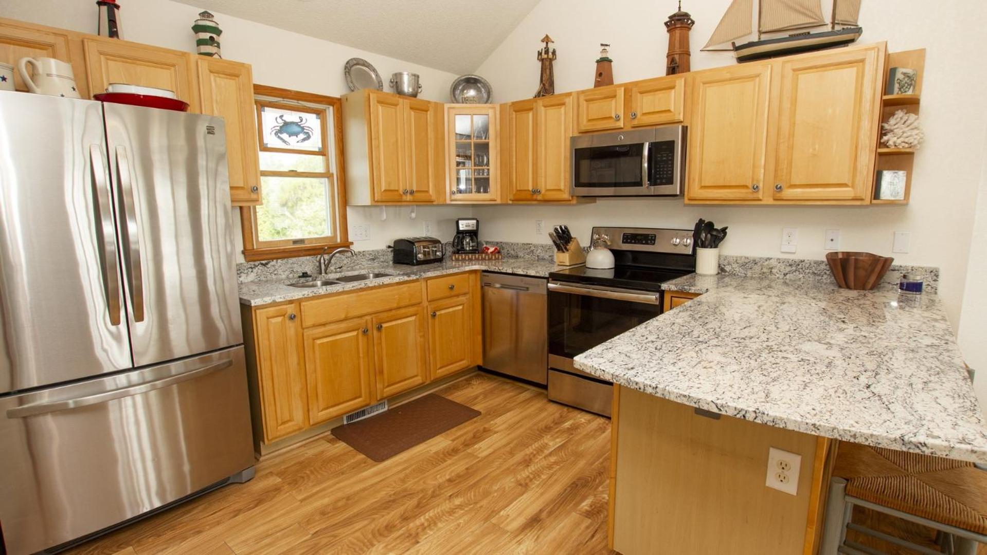 WW1042, Jolly Octopus- Oceanside, Screened Porch Dining, Priv Pool, Yard, Dogs Welcome view 3