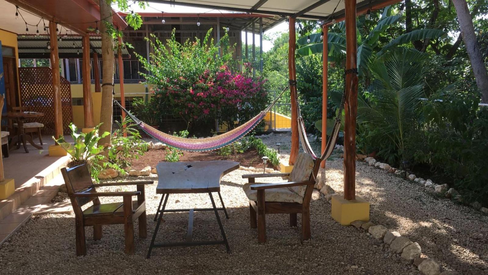 Casa Flores, Puerto Carrillo