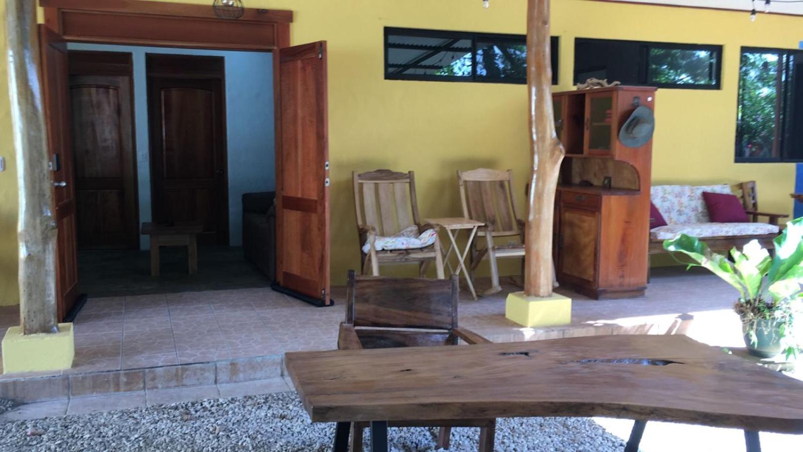 Casa Flores, Puerto Carrillo