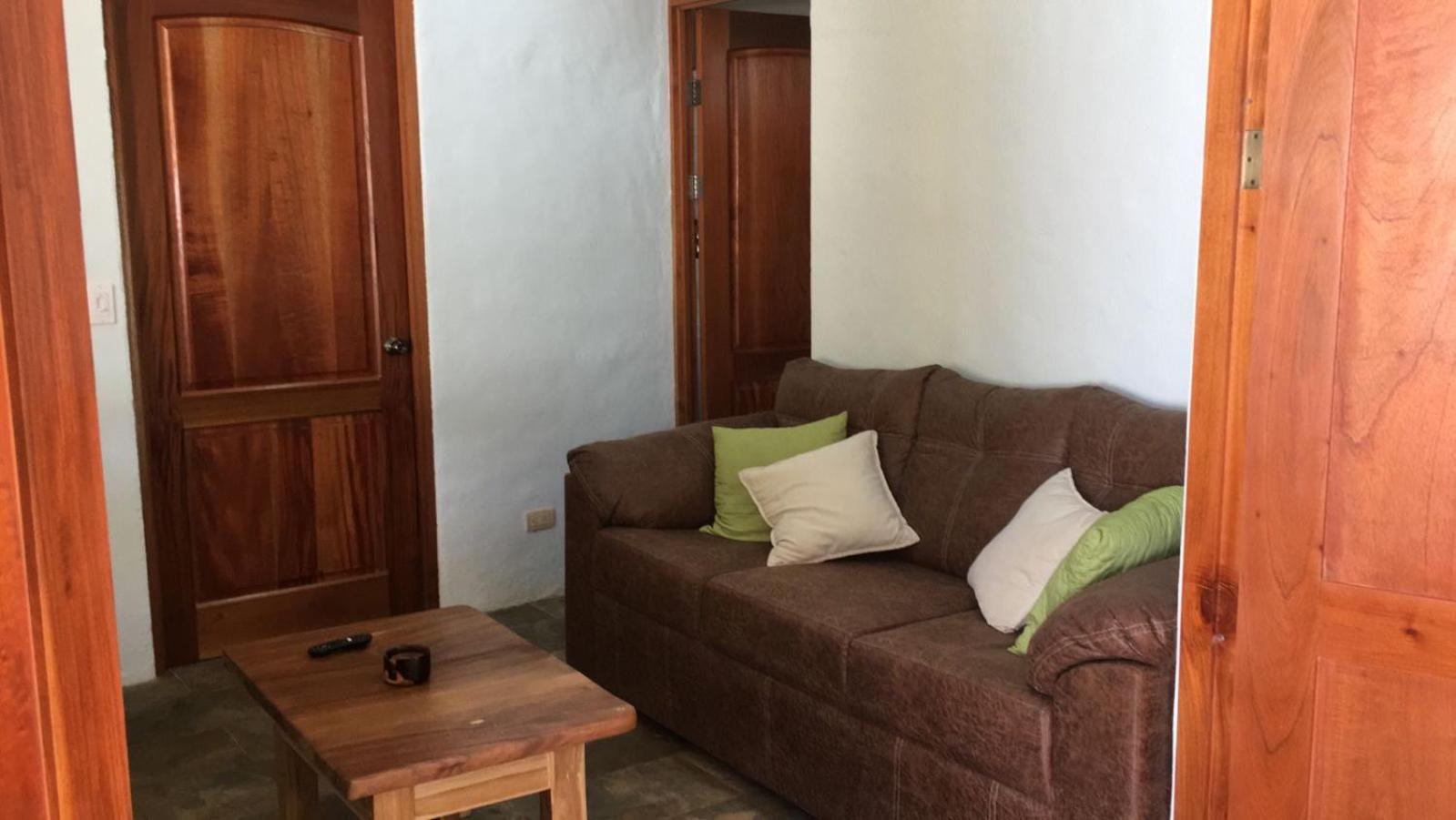 Casa Flores, Puerto Carrillo