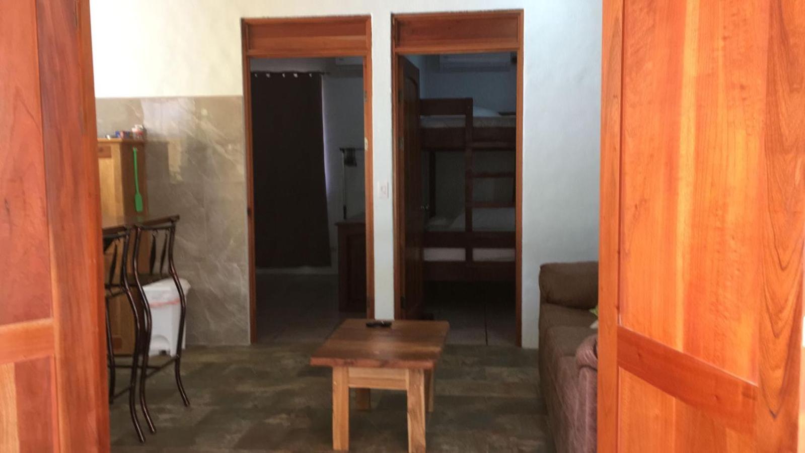 Casa Flores, Puerto Carrillo