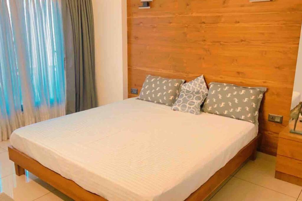 1304 Premium and Fully Furnished Apartment view 2