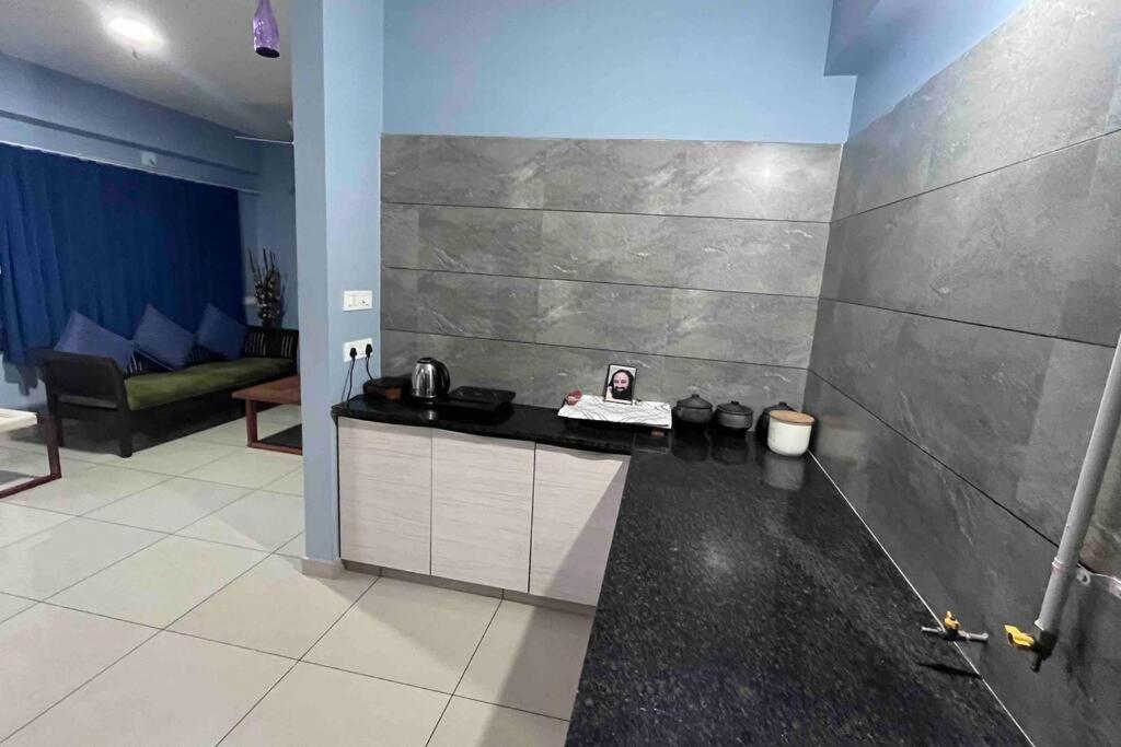 1304 Premium and Fully Furnished Apartment view 3