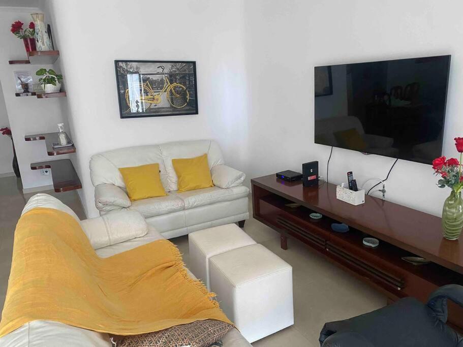 Apto Pé Na Areia - Praia das Astúrias Guarujá-SP