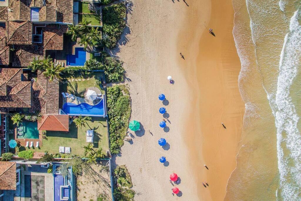 Incrível Mansão Pé na Areia de Geribá com Cinco Suítes Por Luxury Rentals