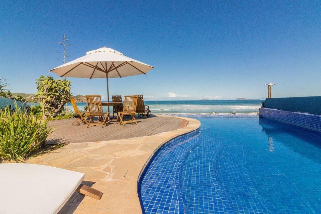Incrível Mansão Pé na Areia de Geribá com Cinco Suítes Por Luxury Rentals