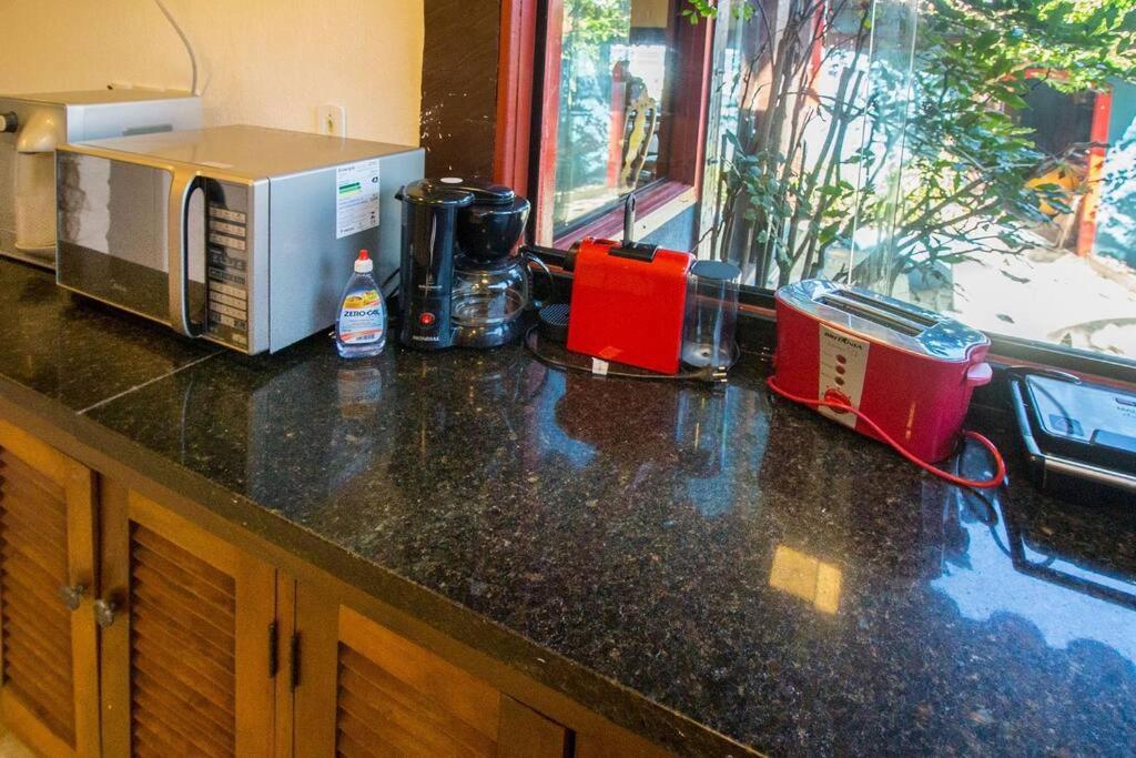 Incrível Mansão Pé na Areia de Geribá com Cinco Suítes Por Luxury Rentals