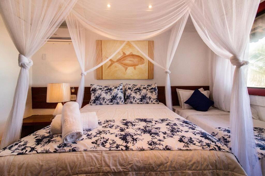 Incrível Mansão Pé na Areia de Geribá com Cinco Suítes Por Luxury Rentals