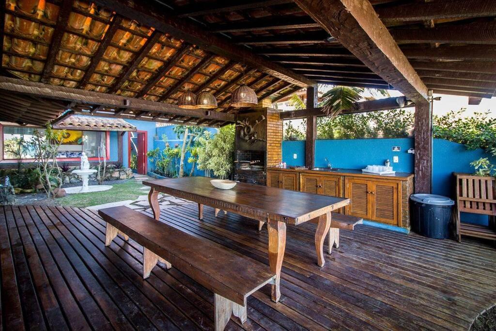 Incrível Mansão Pé na Areia de Geribá com Cinco Suítes Por Luxury Rentals