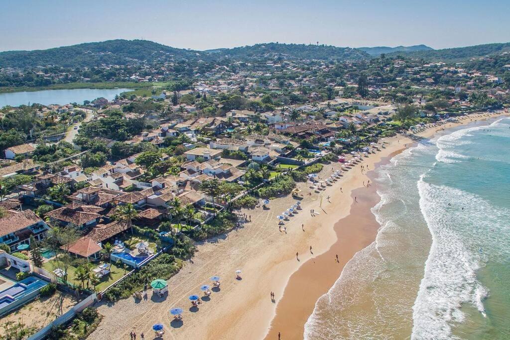 Incrível Mansão Pé na Areia de Geribá com Cinco Suítes Por Luxury Rentals