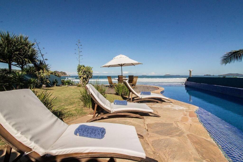 Incrível Mansão Pé na Areia de Geribá com Cinco Suítes Por Luxury Rentals