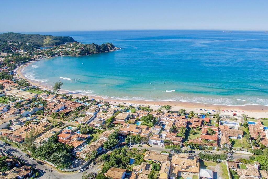 Incrível Mansão Pé na Areia de Geribá com Cinco Suítes Por Luxury Rentals