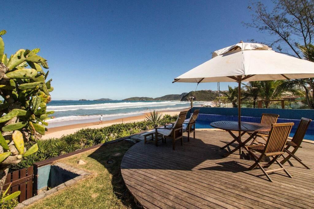 Incrível Mansão Pé na Areia de Geribá com Cinco Suítes Por Luxury Rentals