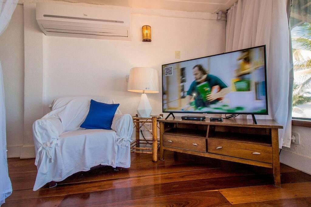 Incrível Mansão Pé na Areia de Geribá com Cinco Suítes Por Luxury Rentals