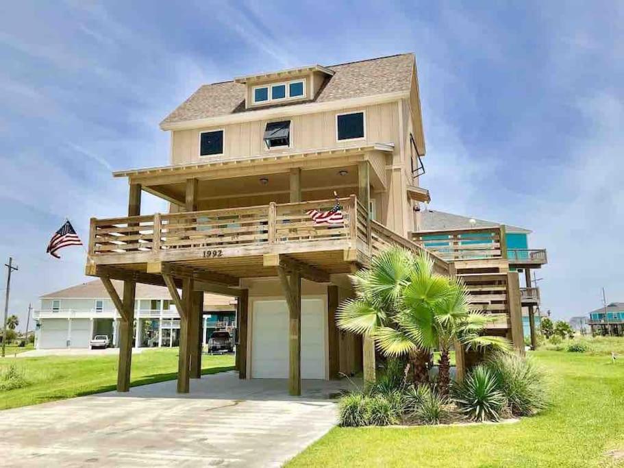 Fun-filled Luxury Beach Vacation Experience - Family Friendly Quiet Cul De Sac! view 2