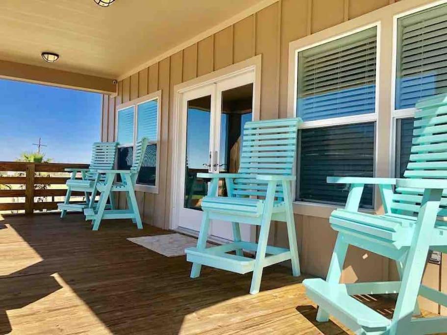 Fun-filled Luxury Beach Vacation Experience - Family Friendly Quiet Cul De Sac! view 5