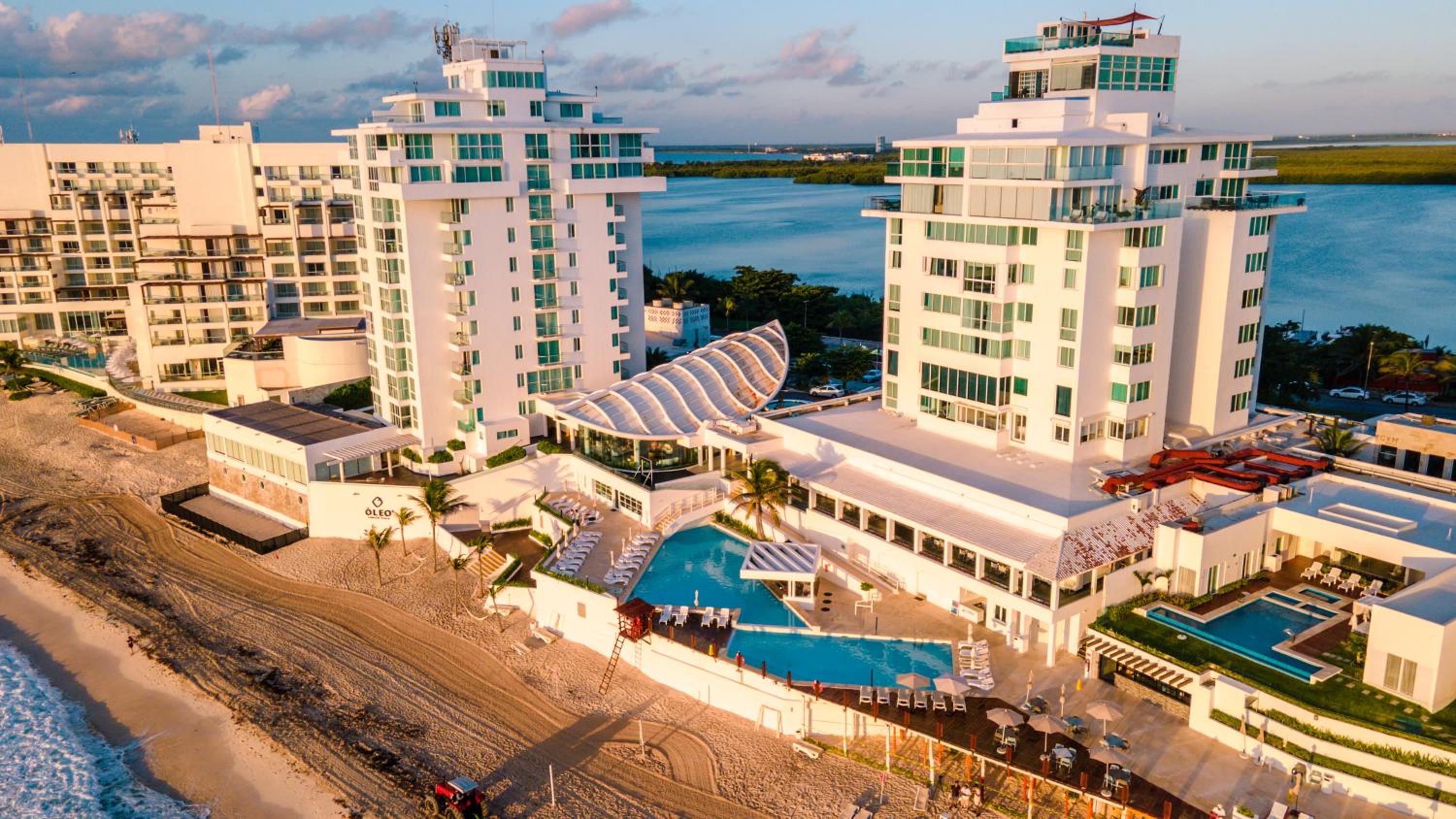 Exclusivo Condominio a Pie de Playa ZH