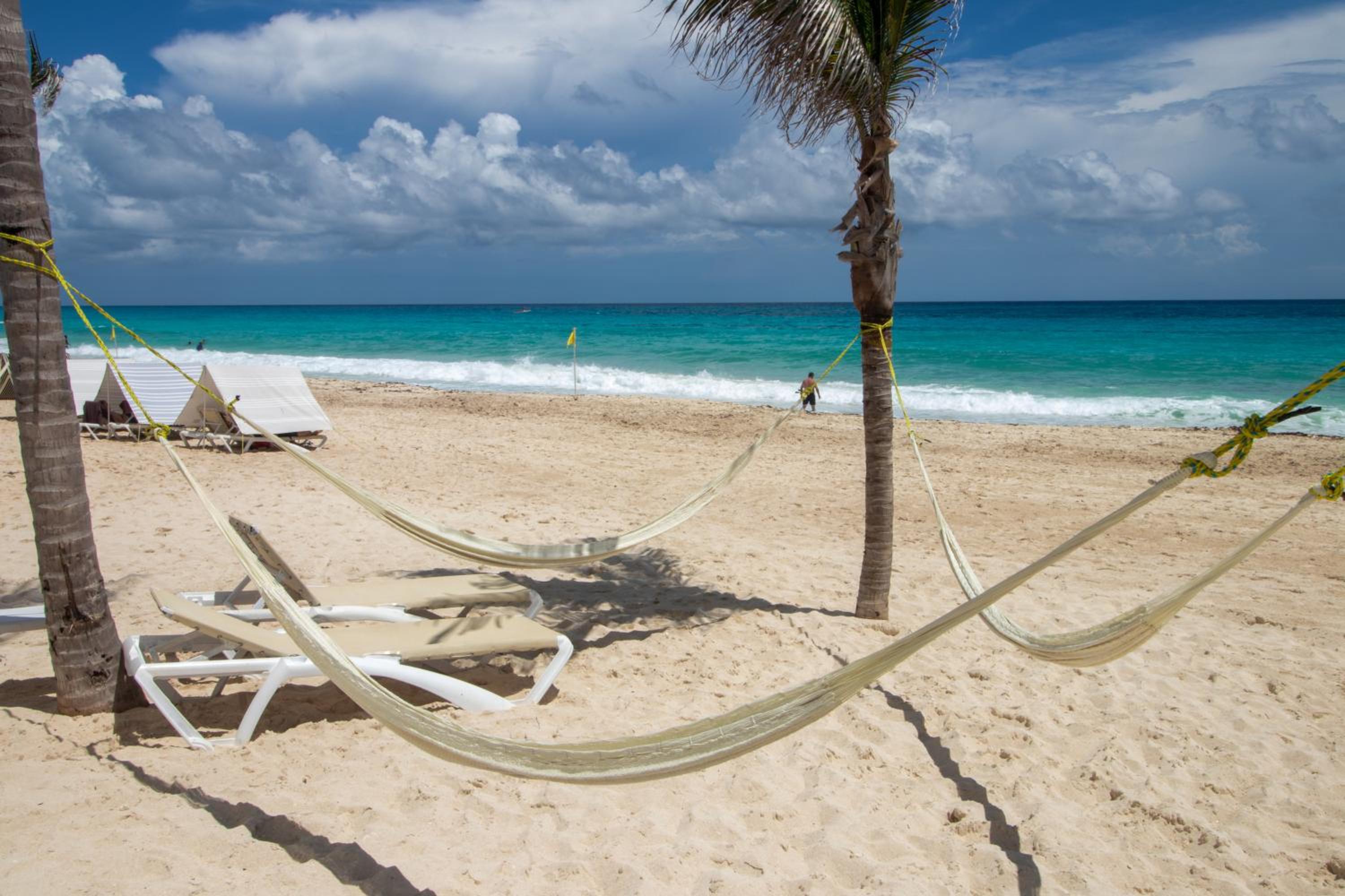 Exclusivo Condominio a Pie de Playa ZH