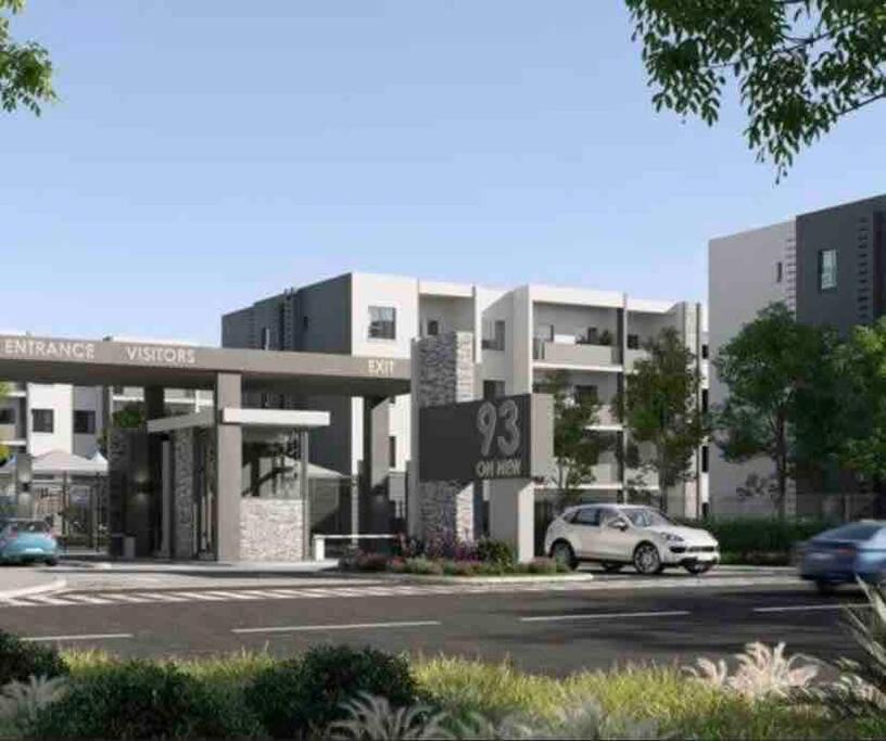 Hotel Modern Stylish 2 Beds In Carlswld+ Power Back Up.