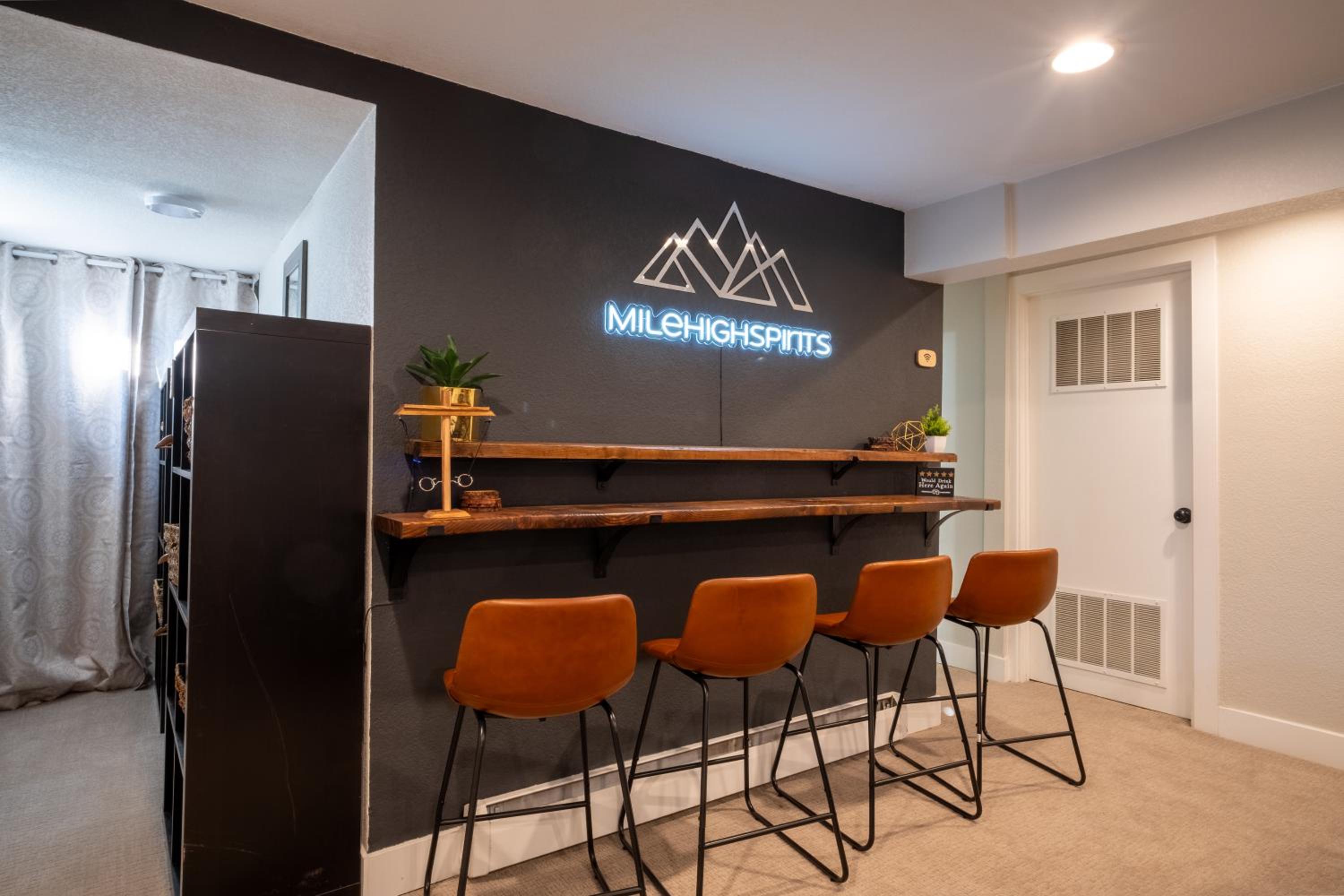 Rocky Mountain Haven-Modern 2BD, 1BA Basement Retreat in Lakewood - Property Image 3