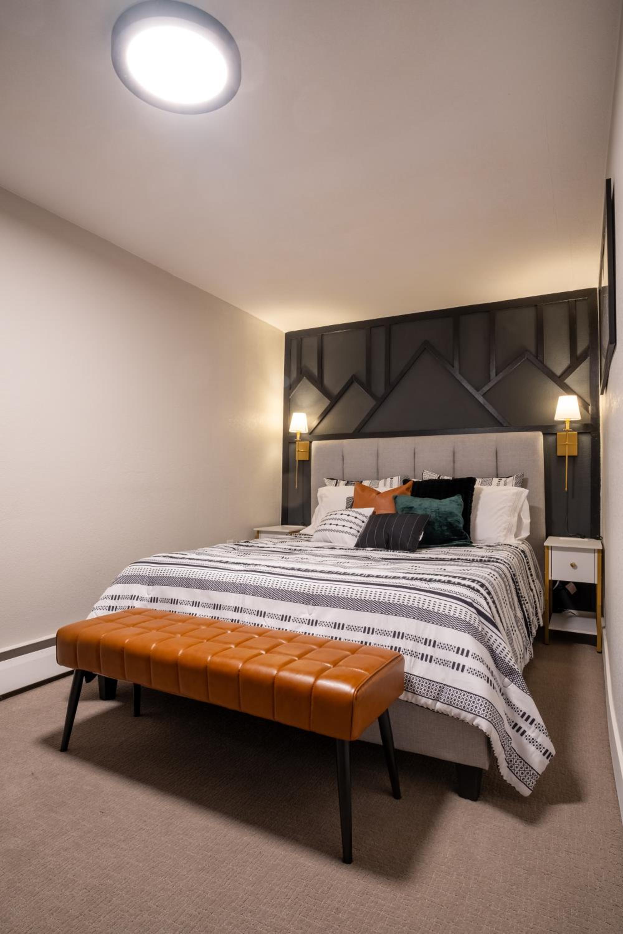 Denver Vacations - Rocky Mountain Haven-Modern 2BD, 1BA Basement Retreat in Lakewood - Property Image 2