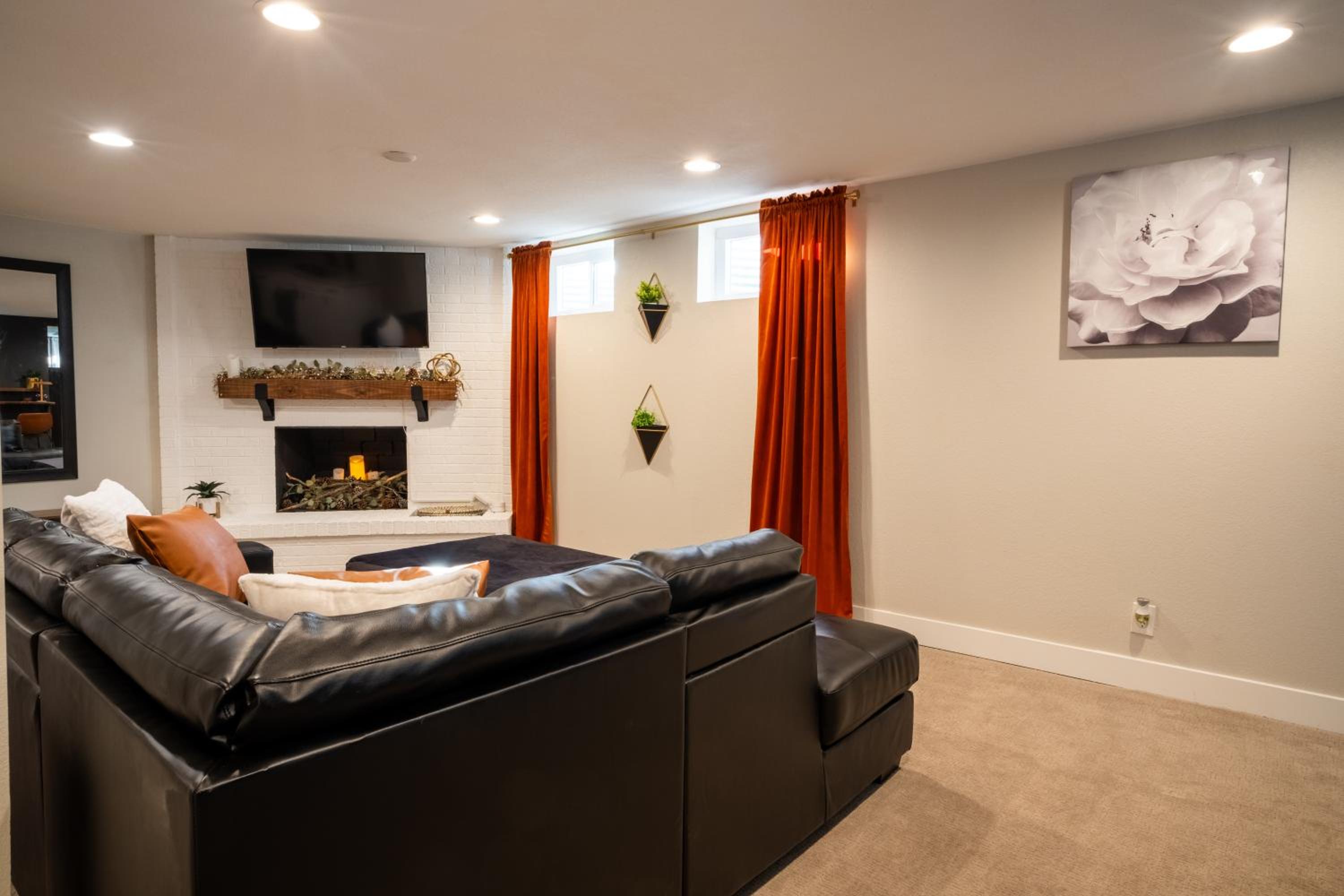 Rocky Mountain Haven-Modern 2BD, 1BA Basement Retreat in Lakewood - Property Image 5