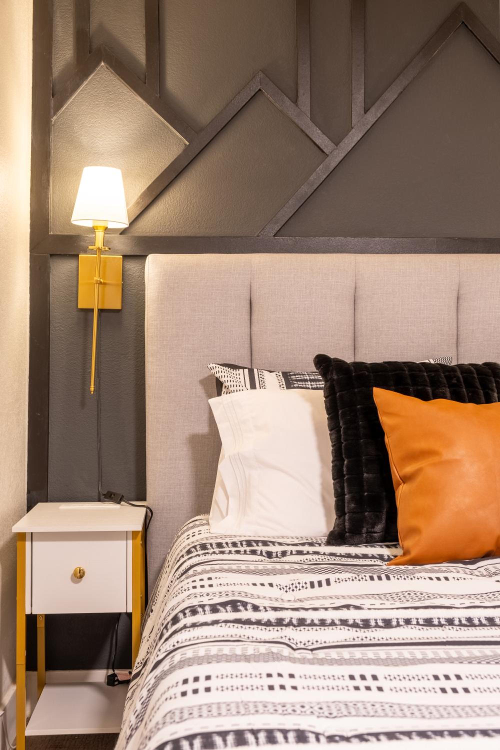 Rocky Mountain Haven-Modern 2BD, 1BA Basement Retreat in Lakewood - Property Image 8