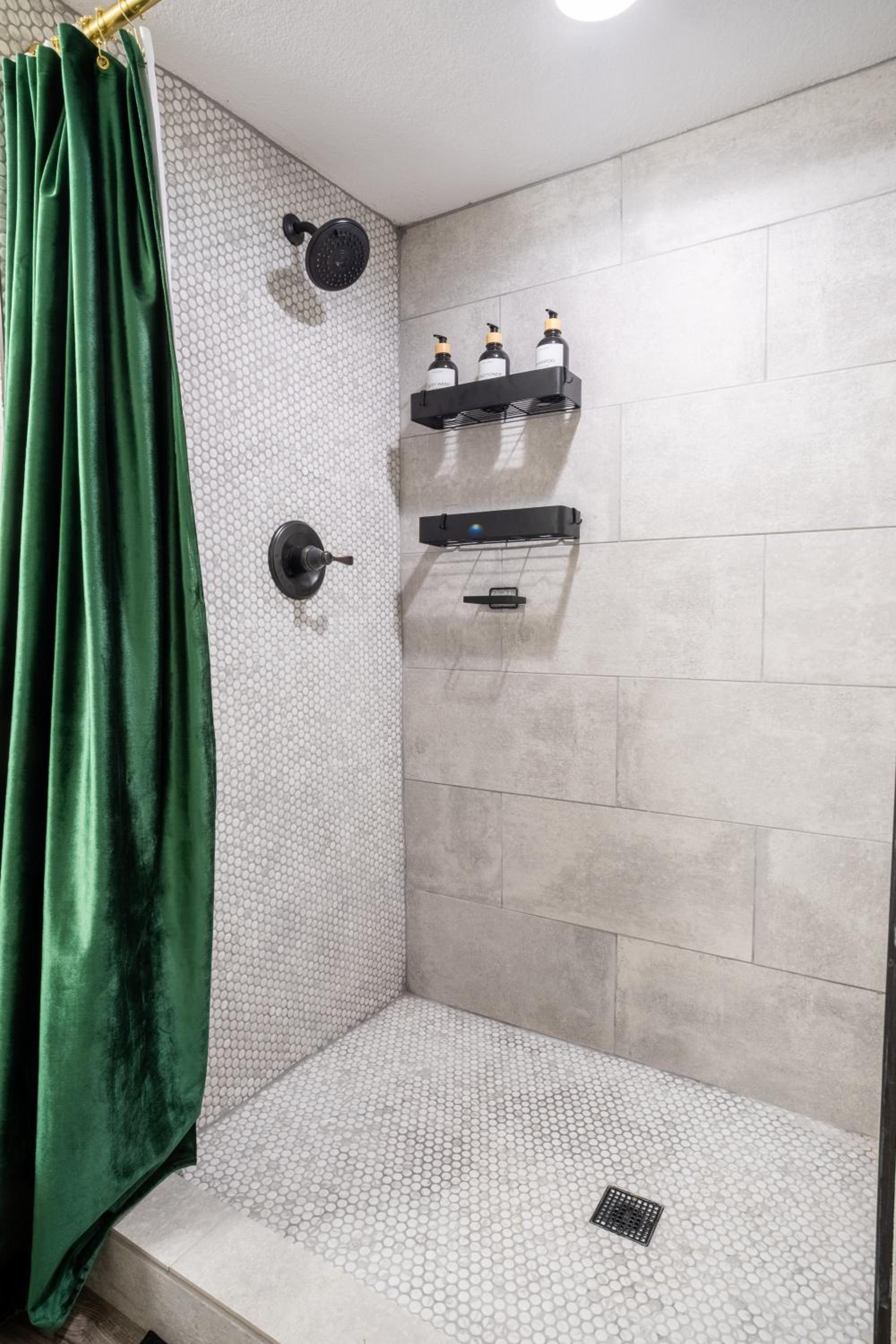 Rocky Mountain Haven-Modern 2BD, 1BA Basement Retreat in Lakewood - Property Image 9