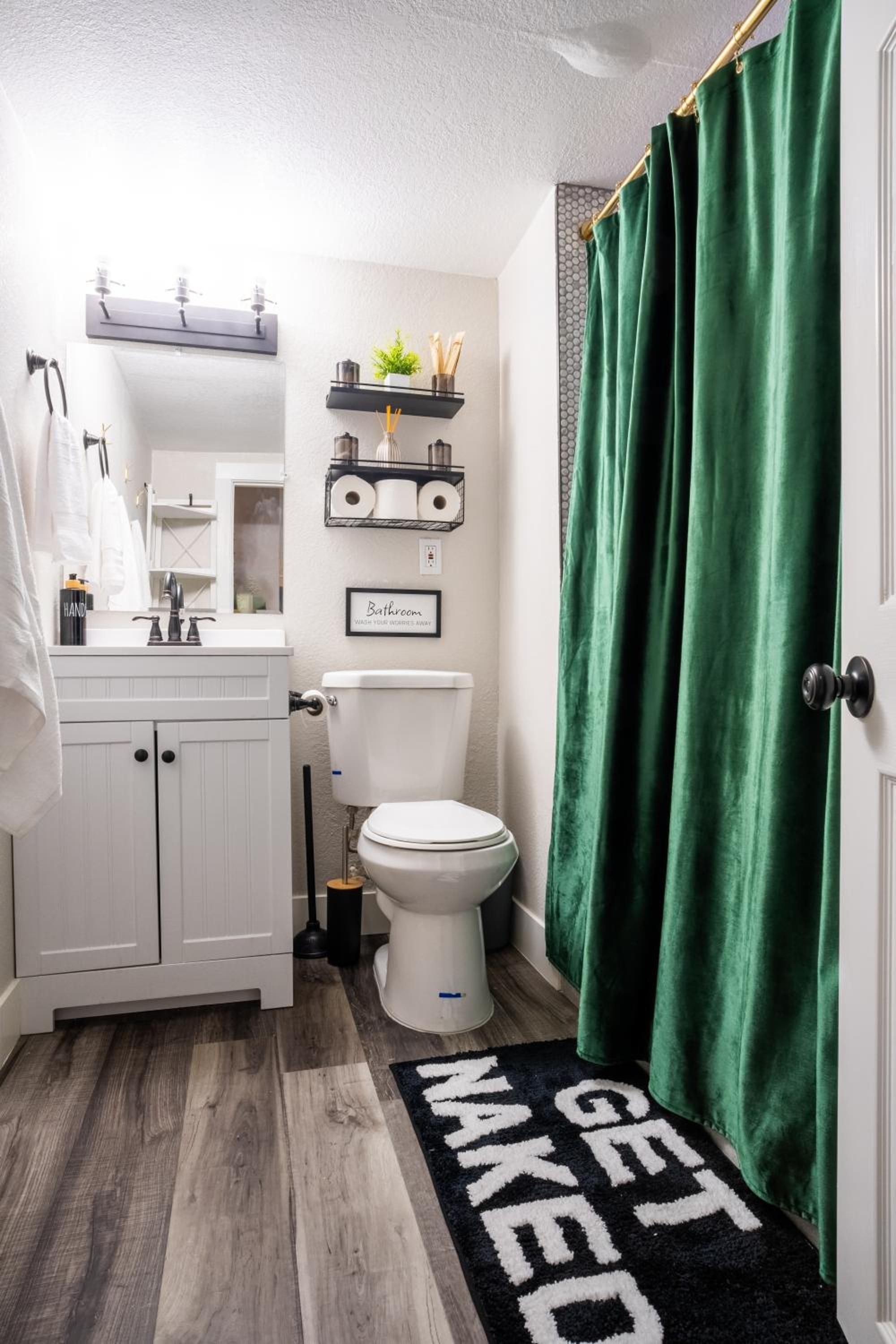 Rocky Mountain Haven-Modern 2BD, 1BA Basement Retreat in Lakewood - Property Image 30