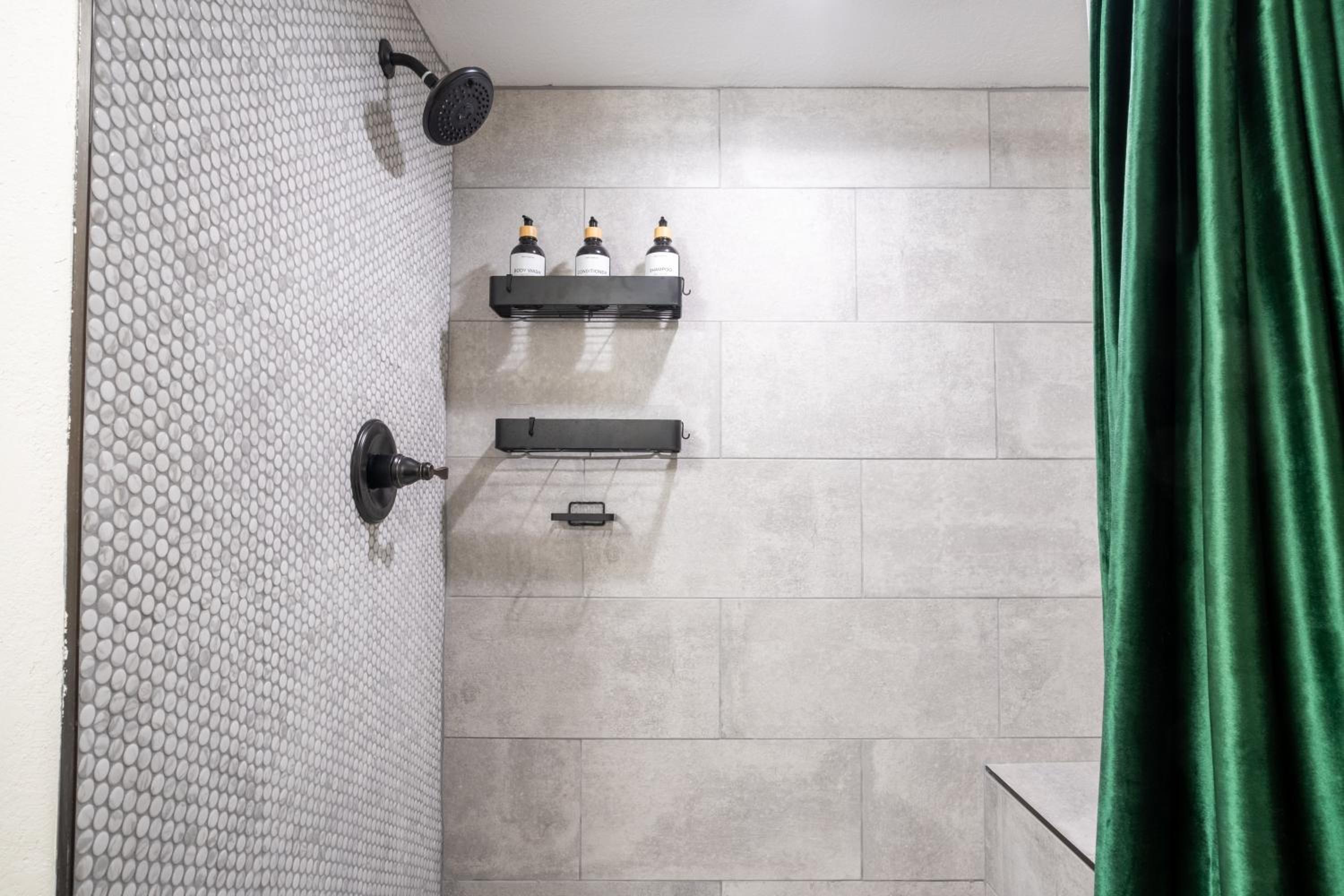 Rocky Mountain Haven-Modern 2BD, 1BA Basement Retreat in Lakewood - Property Image 12