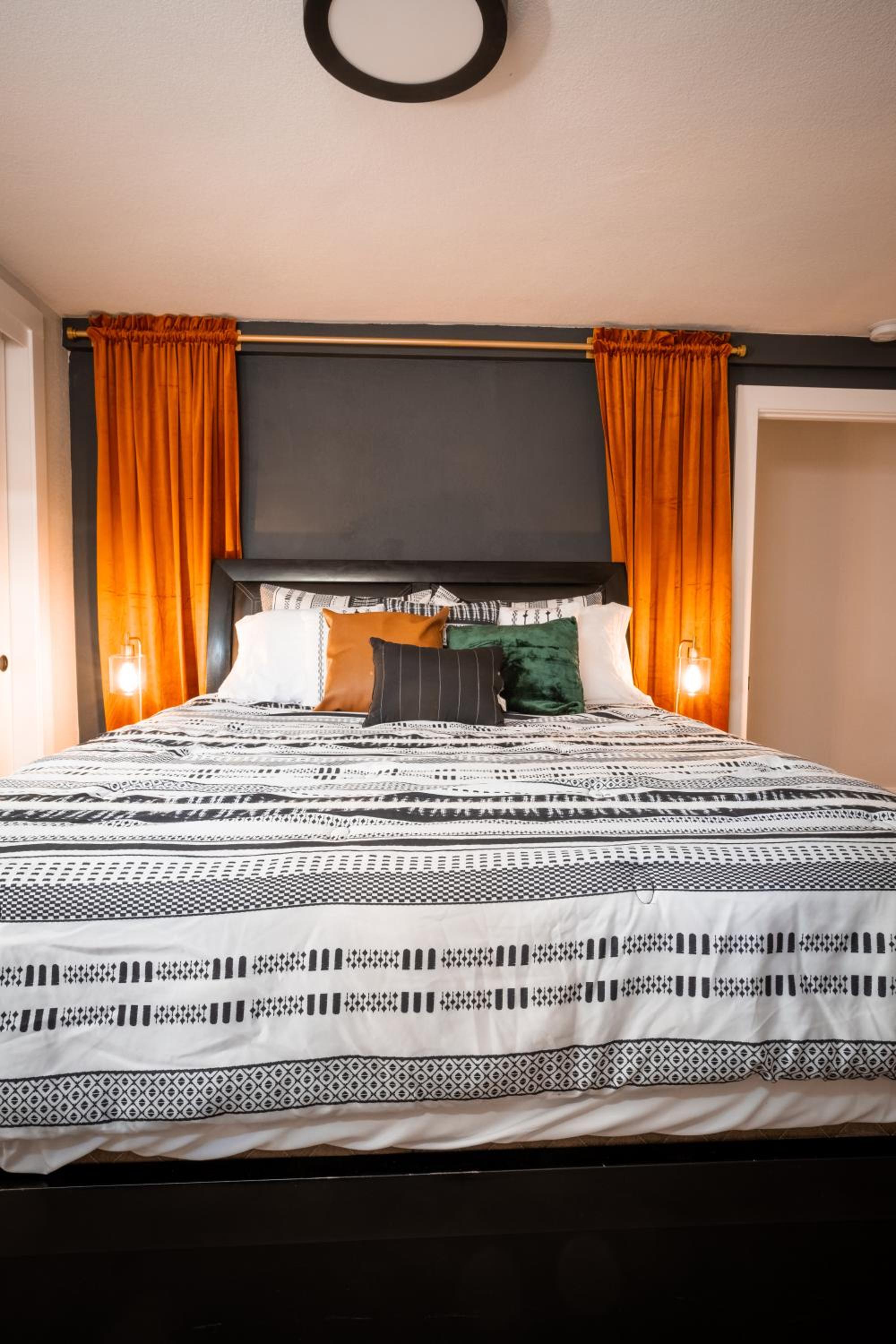 Rocky Mountain Haven-Modern 2BD, 1BA Basement Retreat in Lakewood - Property Image 13