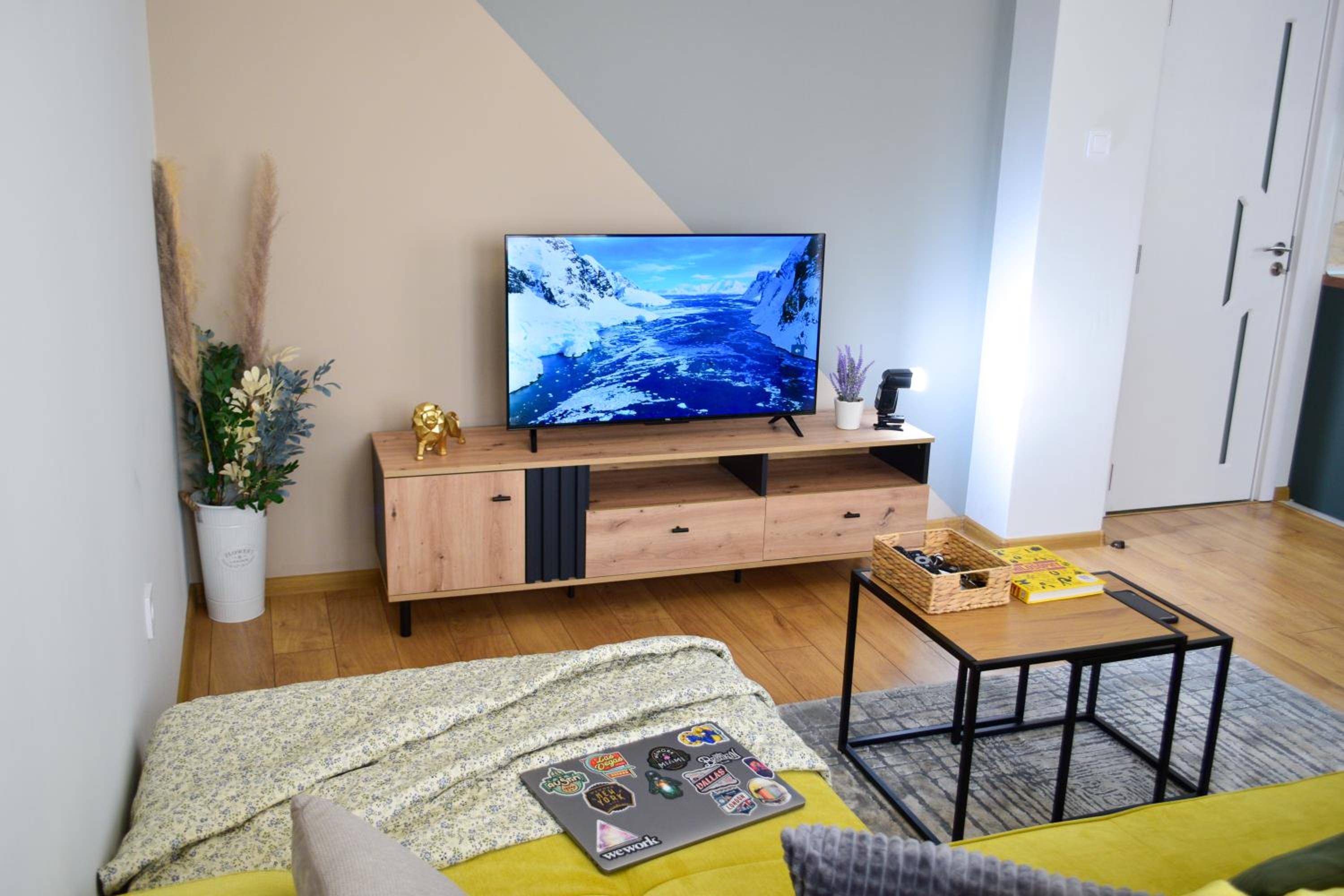 Modern & Elegant City Center Apartments