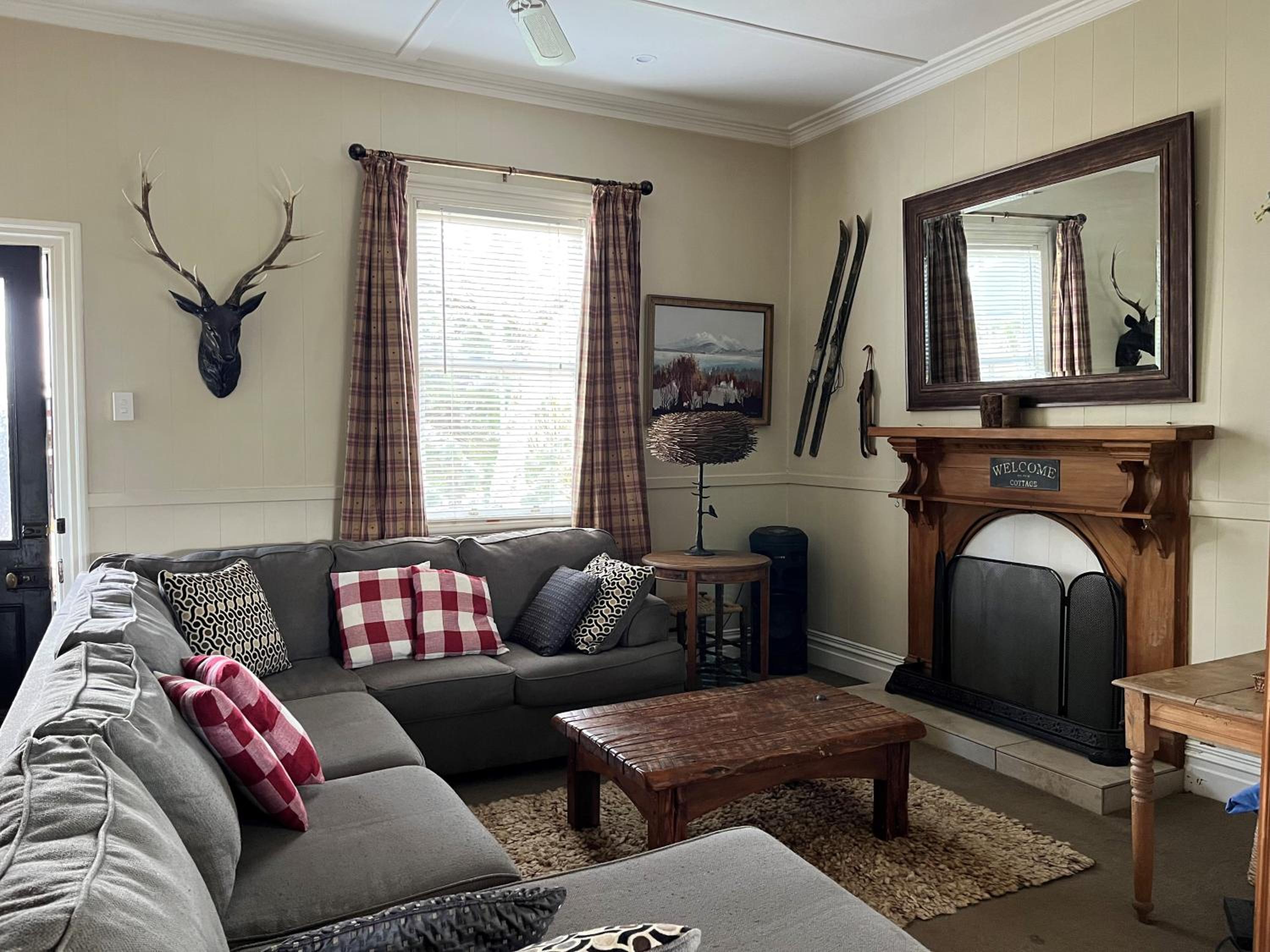 Kosbys Cottage, Tongariro view 2