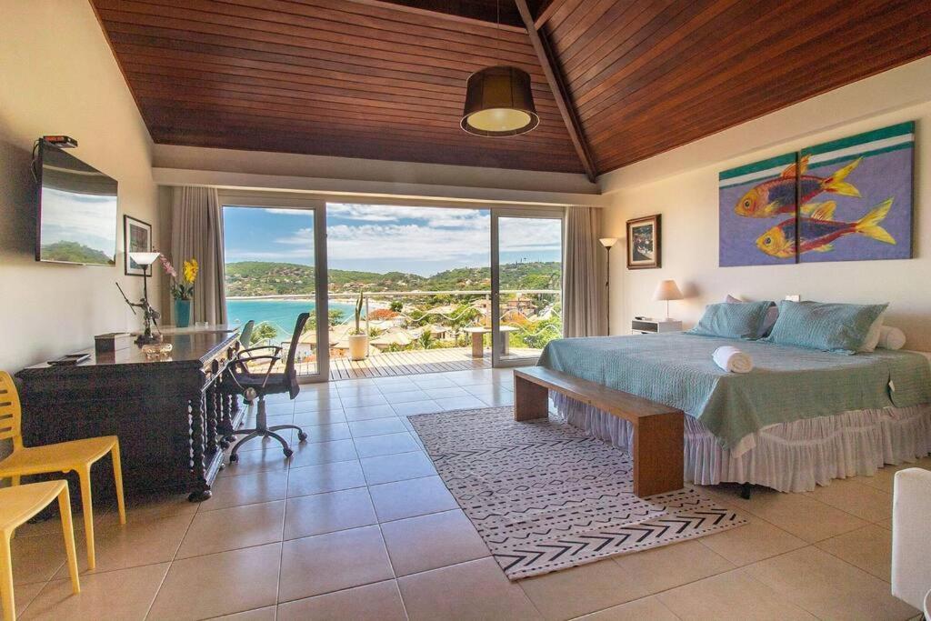 Mansão frente Praia Ferradura por Luxury Rentals