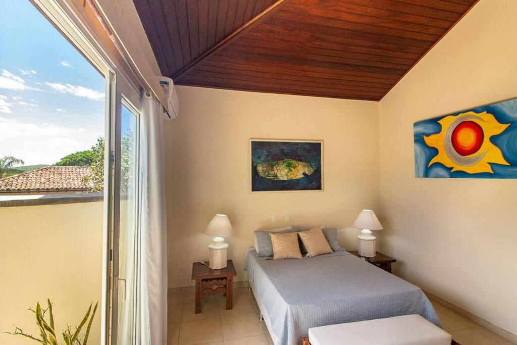 Mansão frente Praia Ferradura por Luxury Rentals