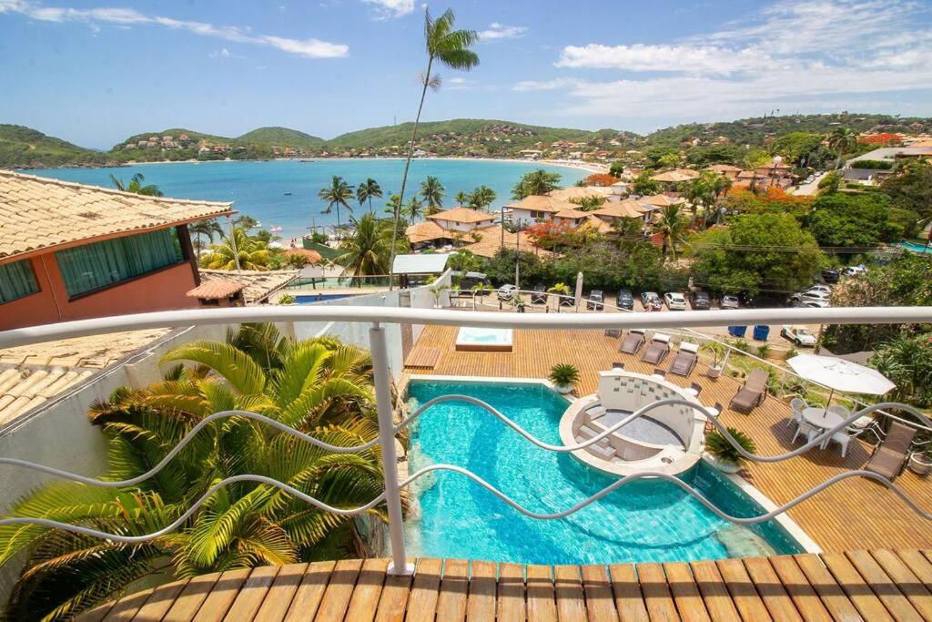 Mansão frente Praia Ferradura por Luxury Rentals