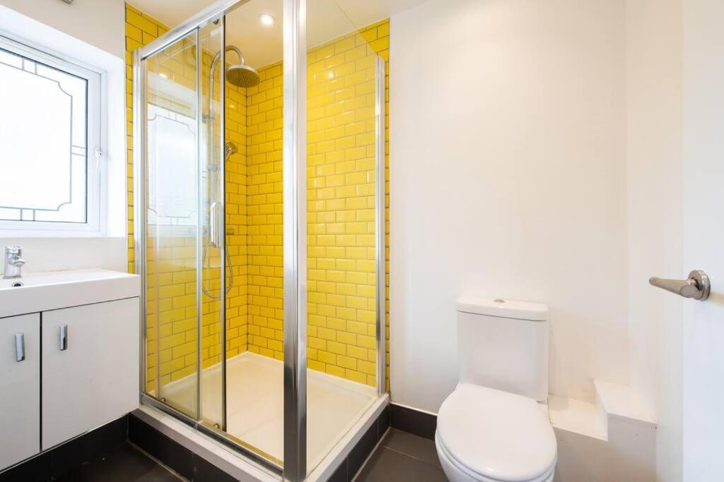 Cozy 2-Bedroom Flat in Battersea