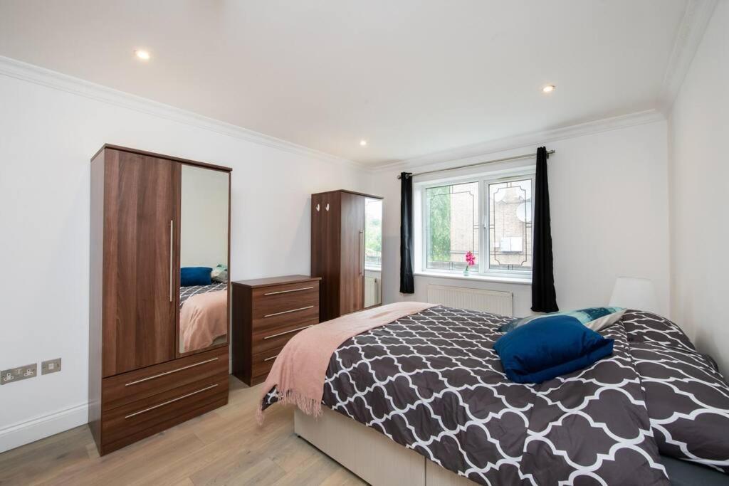 Cozy 2-Bedroom Flat in Battersea