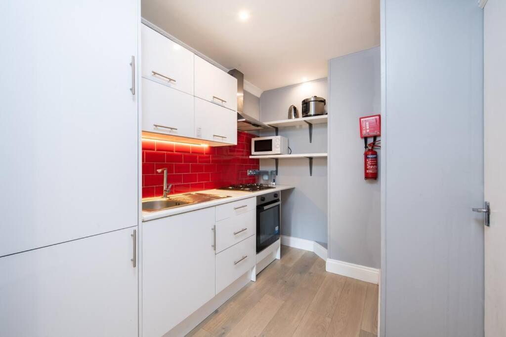 Cozy 2-Bedroom Flat in Battersea