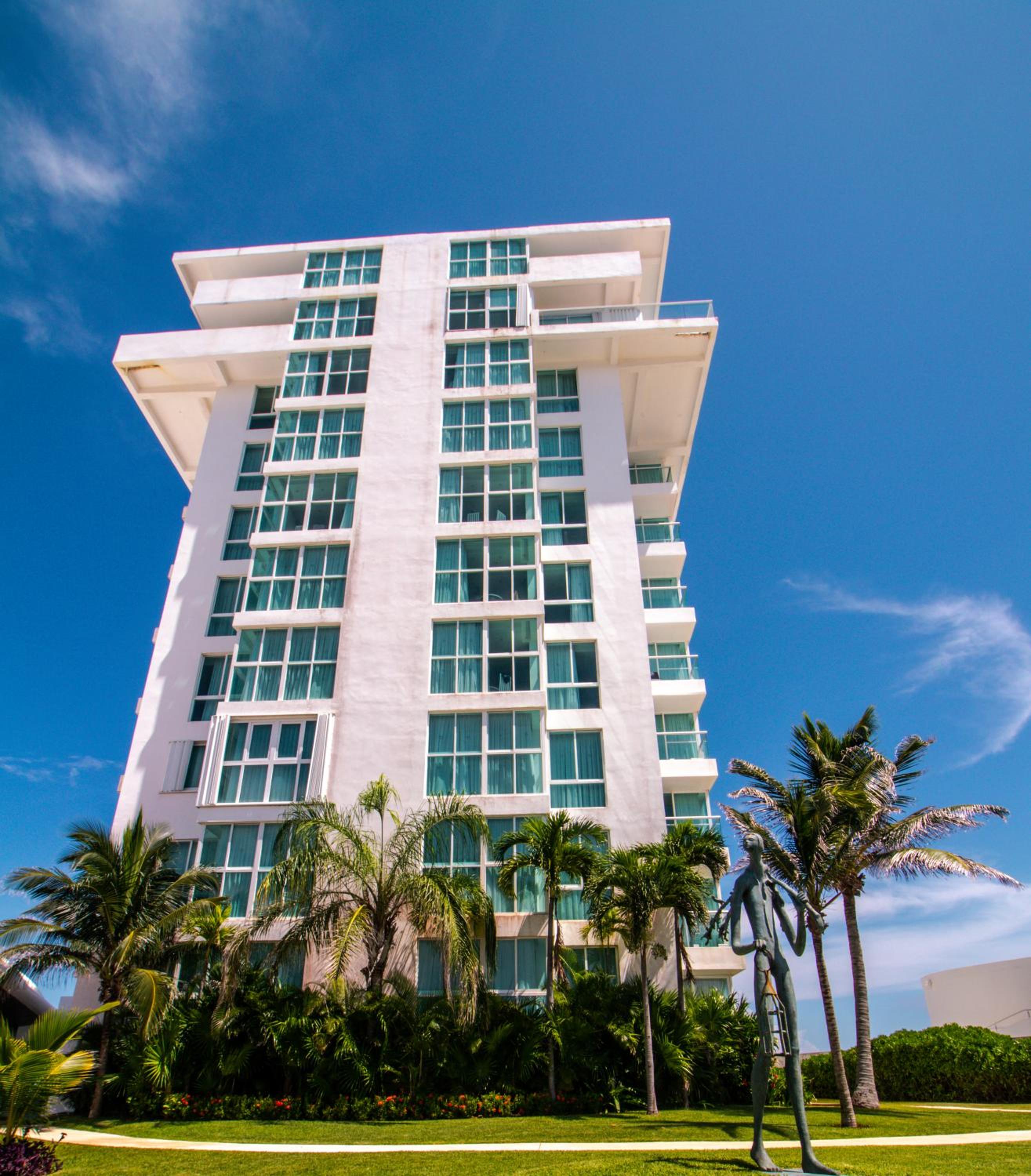 Exclusivo Condominio a Pie de Playa ZH