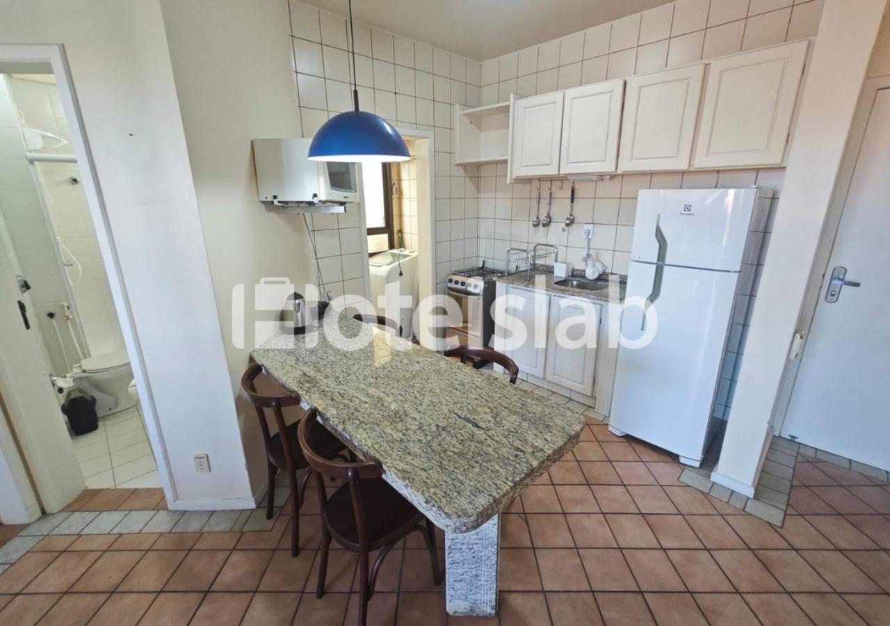 C163 Apto de um quarto com vista para o mar
