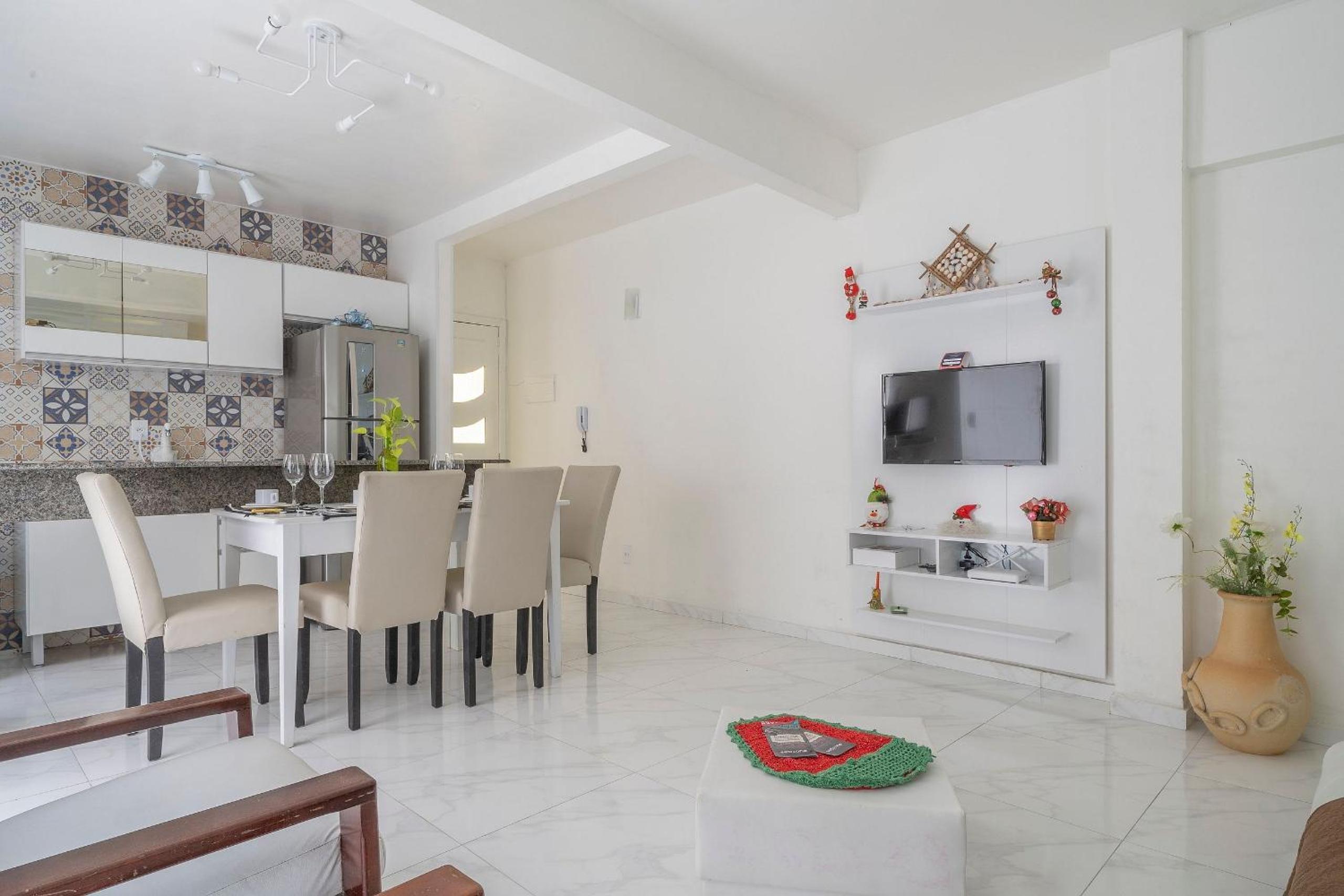 JLP - Apartamentos a 260m da Meia Praia Itapema/SC