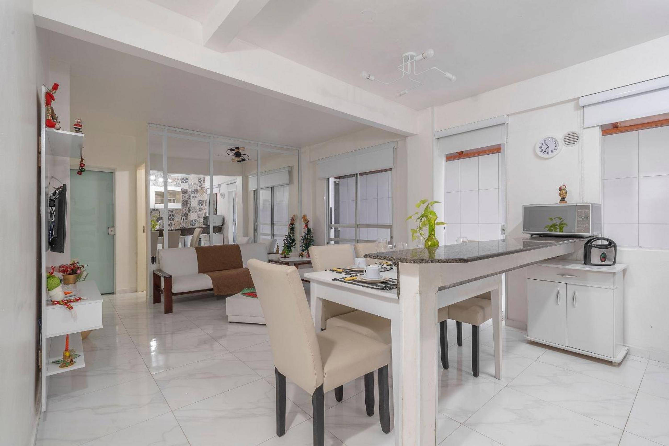 JLP - Apartamentos a 260m da Meia Praia Itapema/SC