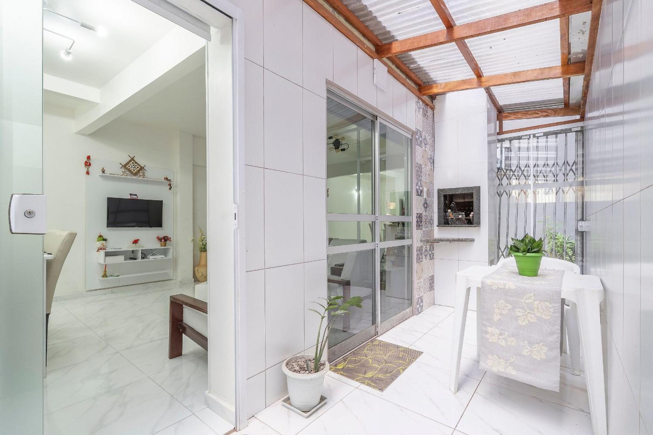 JLP - Apartamentos a 260m da Meia Praia Itapema/SC