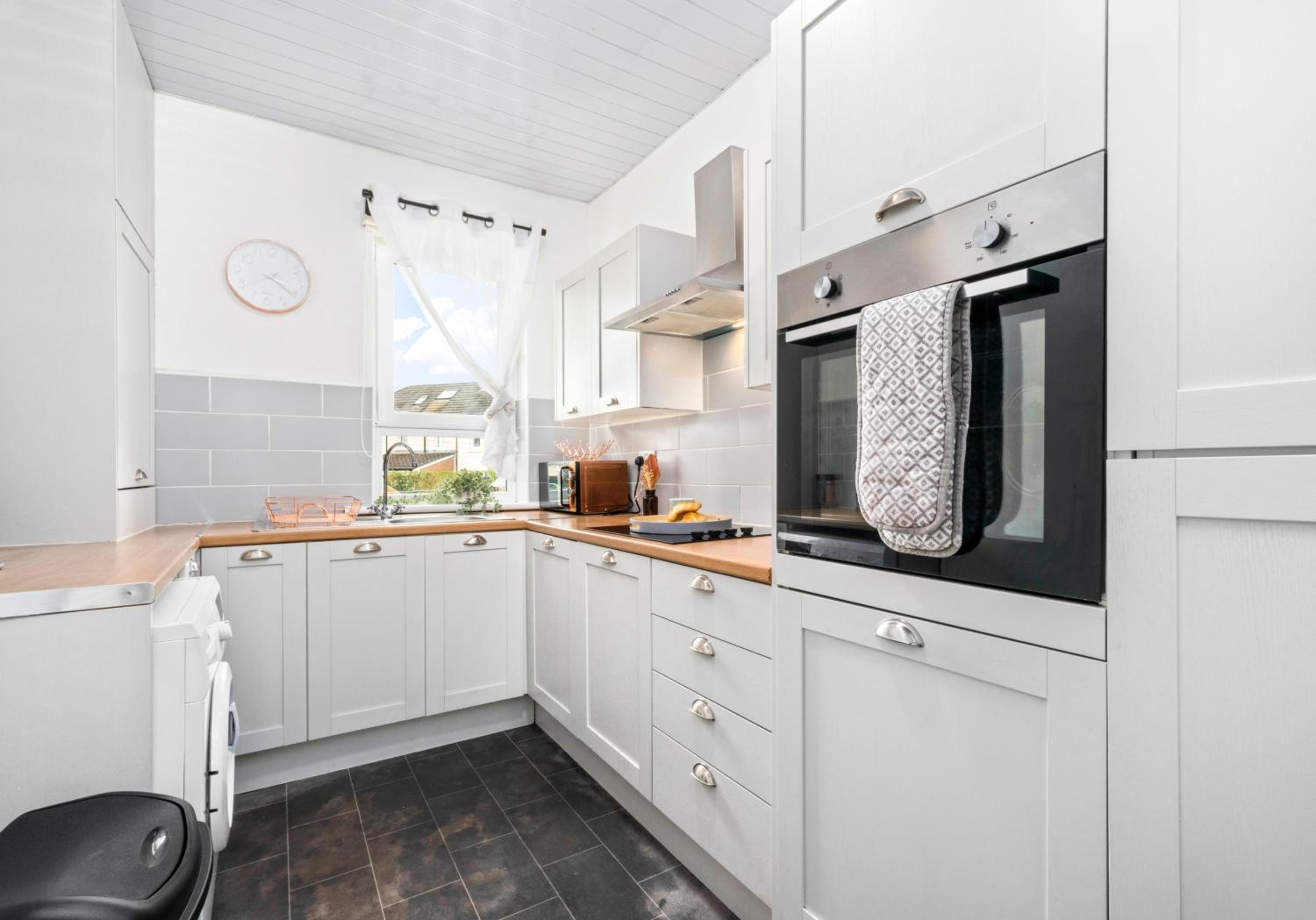 Anderson Apartment by Klass Living Motherwell view 4