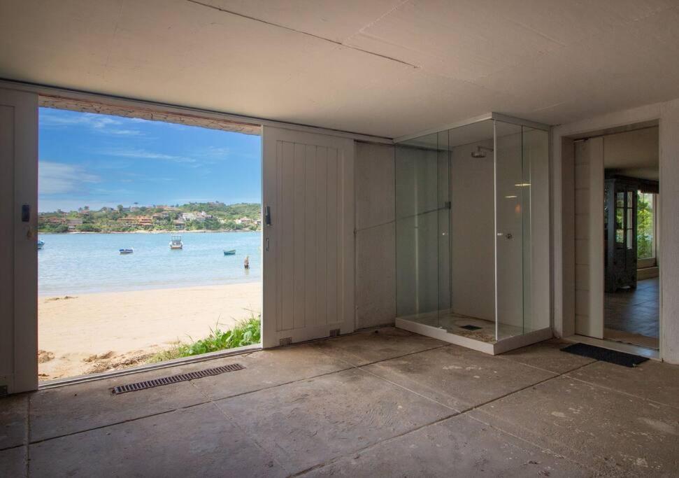 Mansão Pé na Areia da Ferradura Por Luxury Rentals