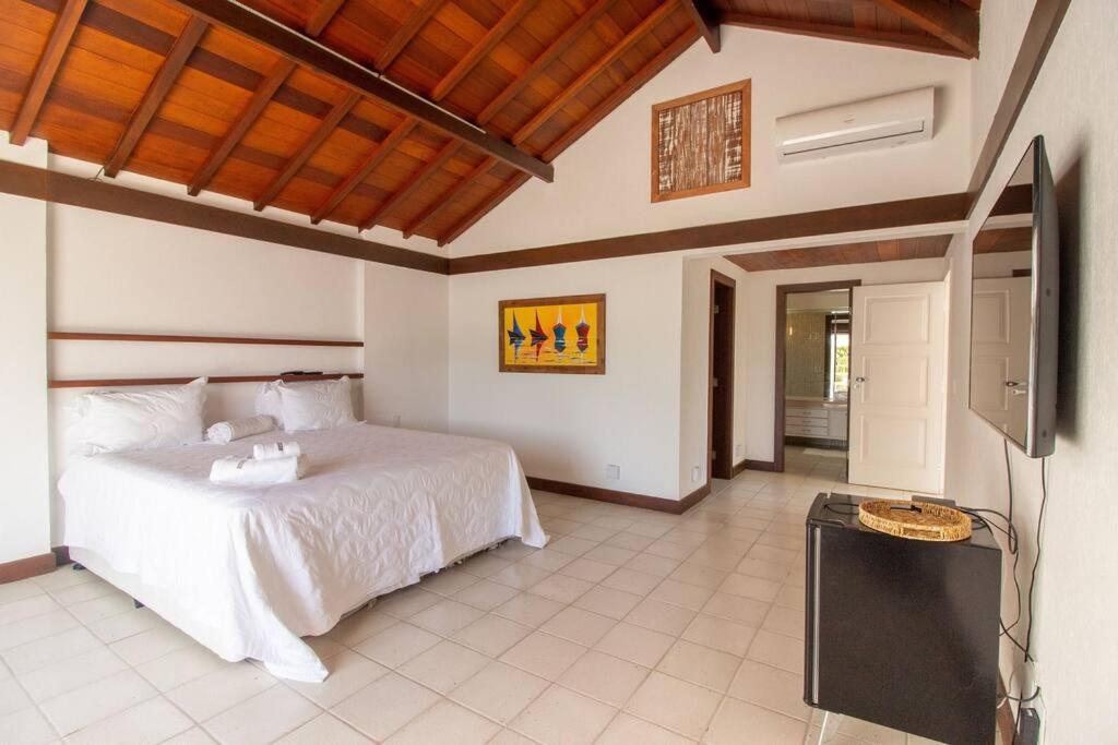 Mansão Pé na Areia da Ferradura Por Luxury Rentals