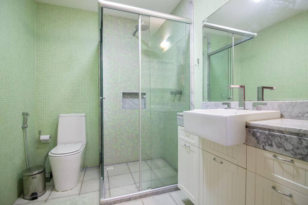 Mansão Pé na Areia da Ferradura Por Luxury Rentals